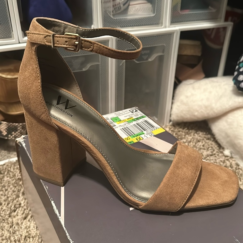 Tan suede Heels. 11 M